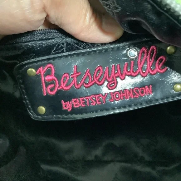 Betsey Johns Betseyville Strawberry Floral Handbag Vintage - Picture 11 of 11